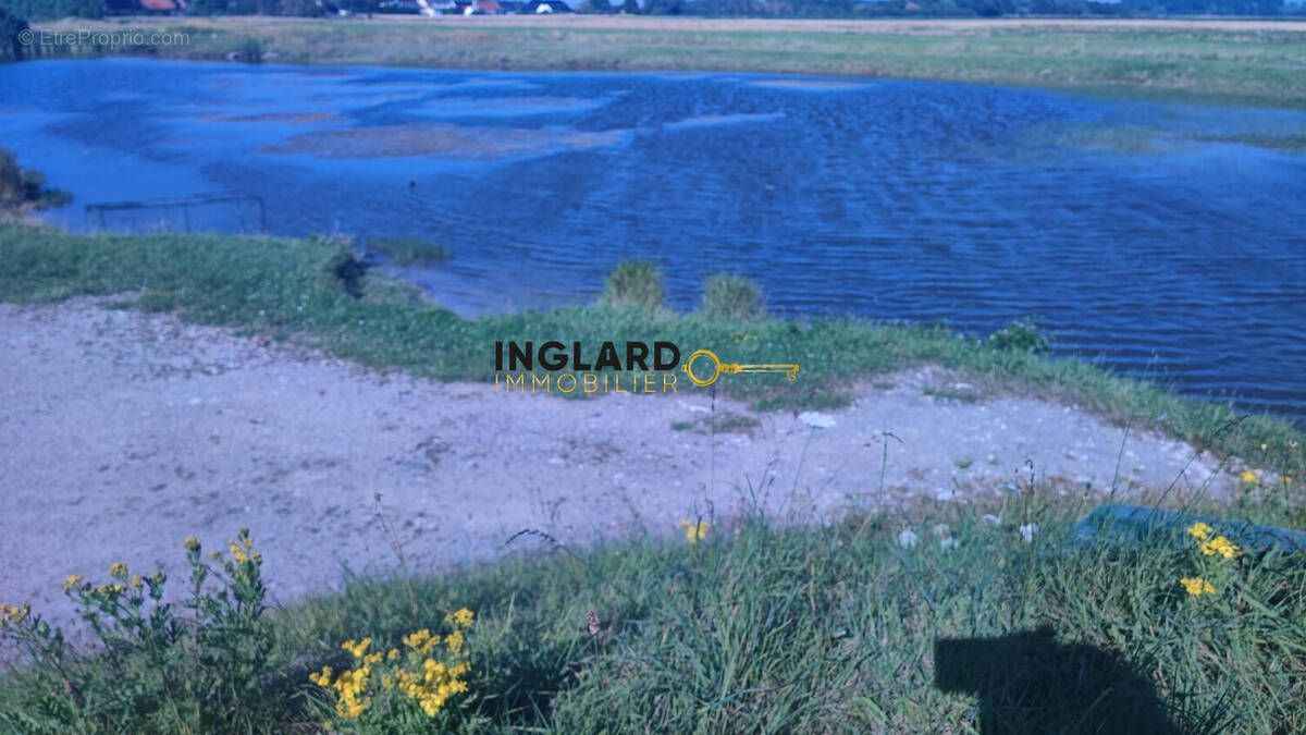 Terrain à OYE-PLAGE