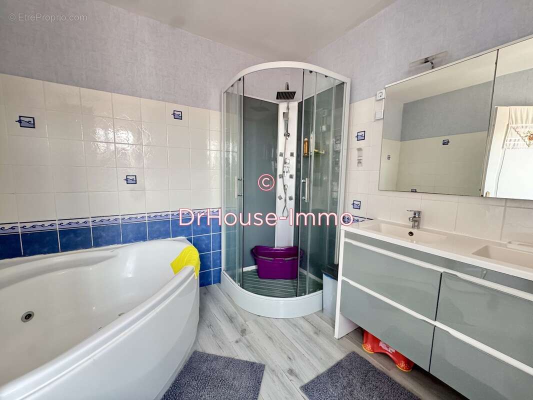 Maison à CORBEILLES