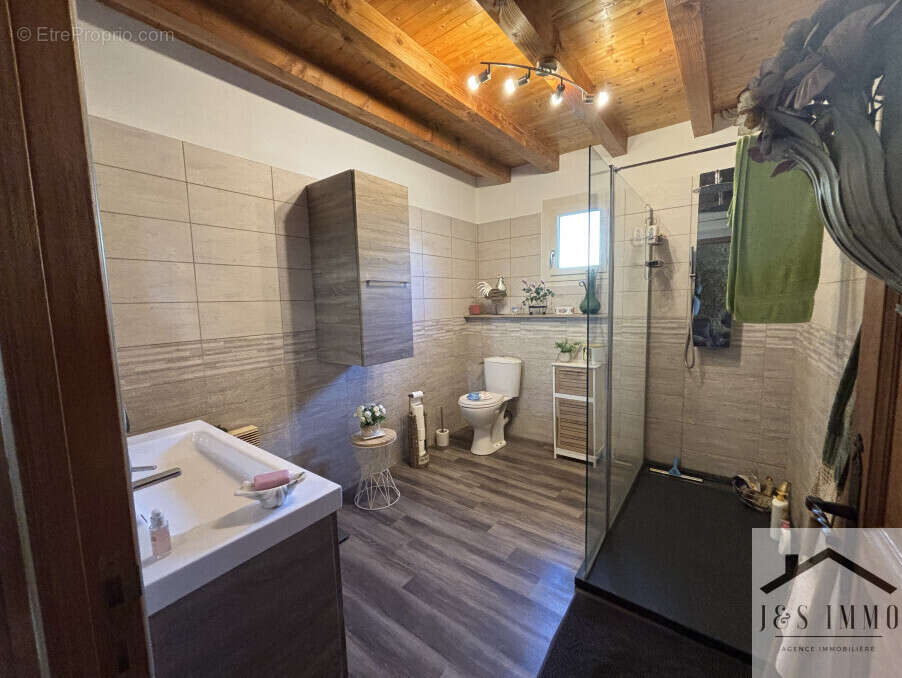 Maison à SAINT-COUTANT