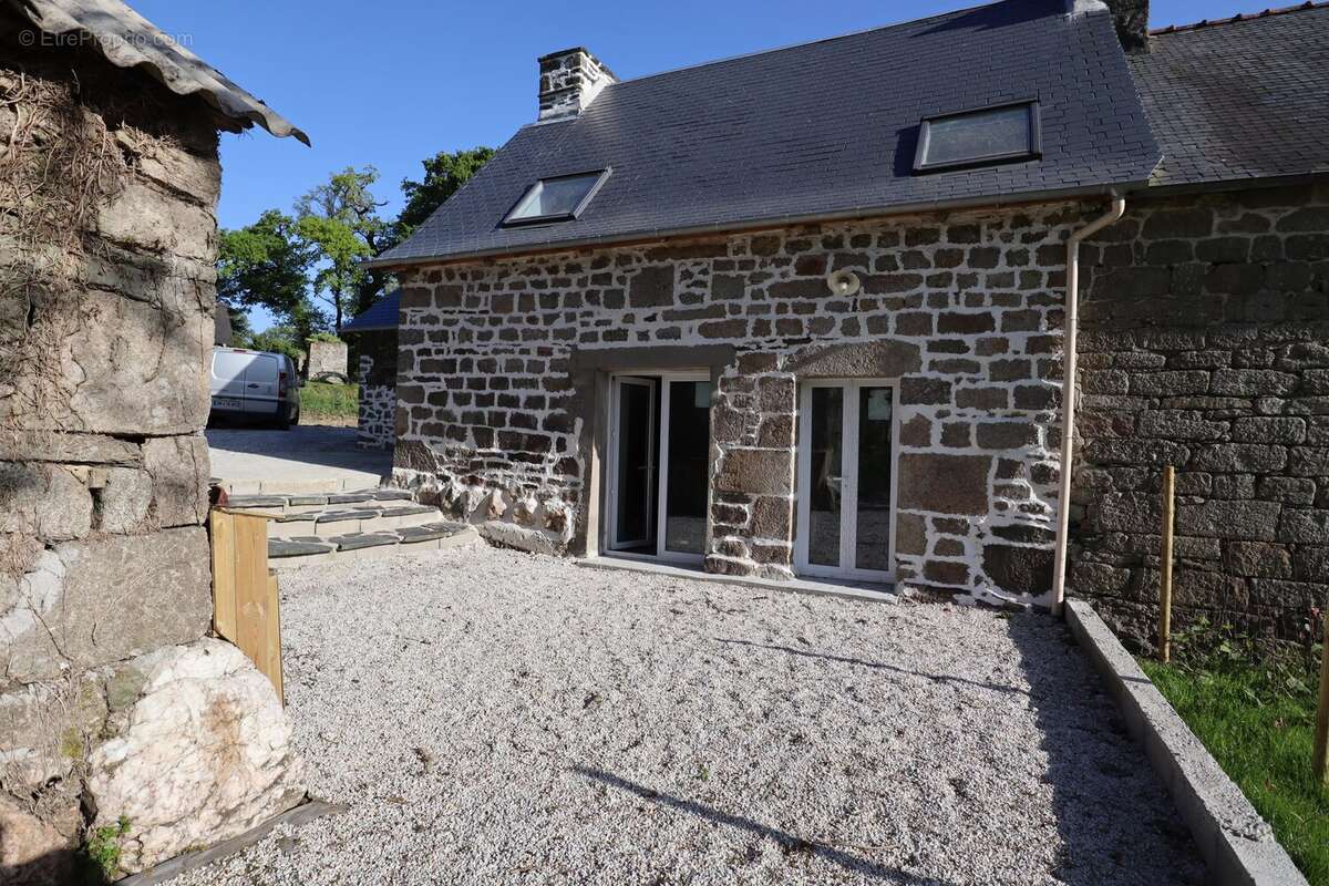 Maison à GLOMEL