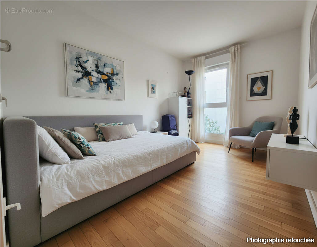 Appartement à LA GARENNE-COLOMBES