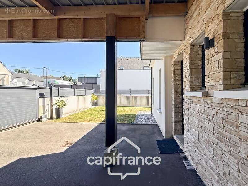Maison contemporaine de plain-pied de 160 m² – 4 chambres – Véranda de 27 m² avec spa – Double garage – Carport – Noyal-Pontivy - photo 29