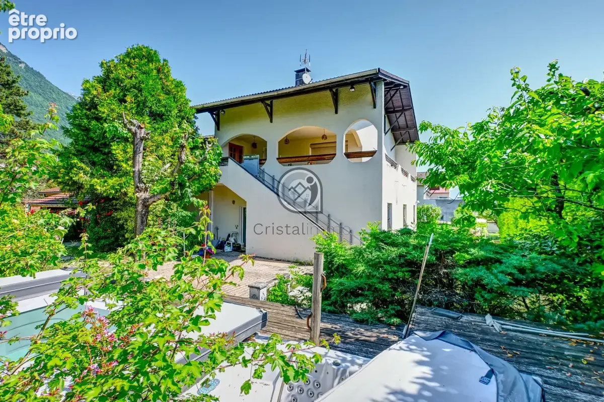 Maison à LA TERRASSE