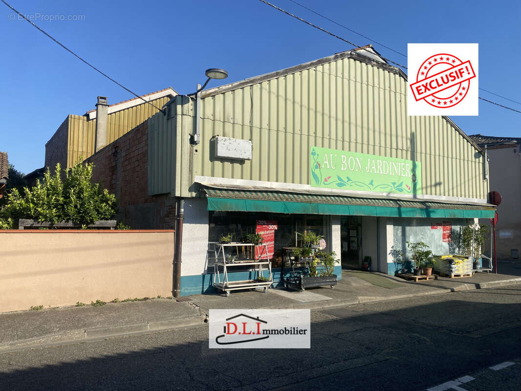 Immeuble avec local commercial et entrepôt CASTELSARRASIN - photo 2