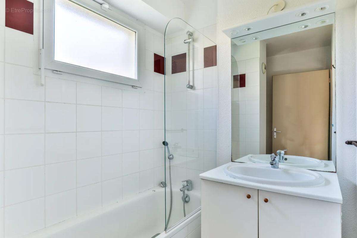 Appartement à AUREILHAN