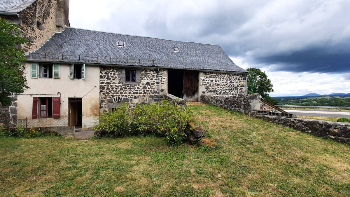Maison à SAINT-PIERRE-ROCHE