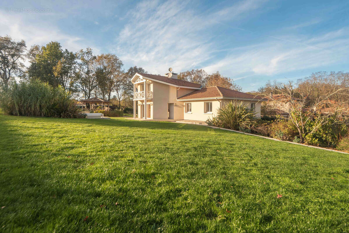 Maison à CARIGNAN-DE-BORDEAUX