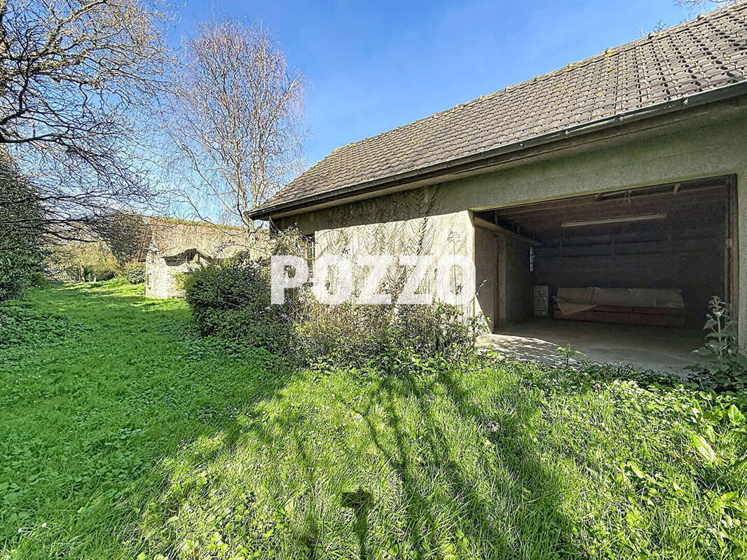Maison de caractère 5 pièces avec jardin et dépendance - LE MESNIL - Terrain de 2494 m² - photo 16