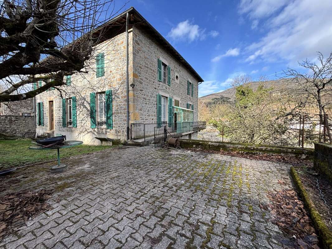 Maison à BEAUJEU