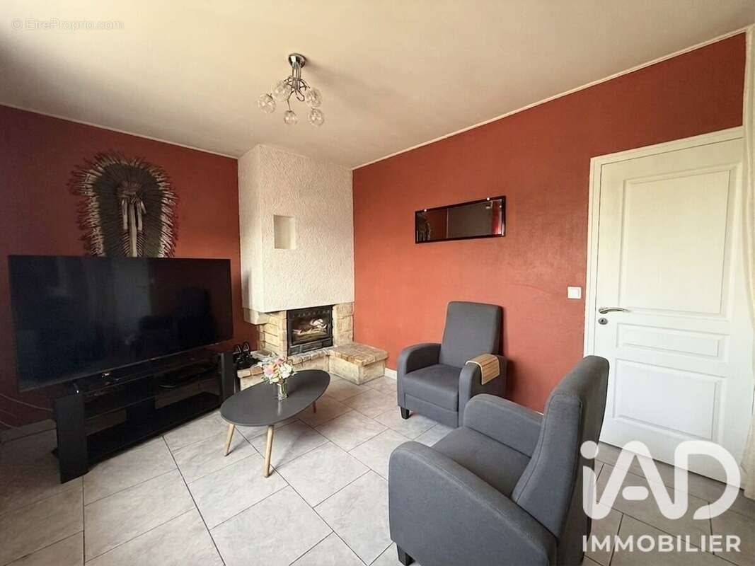 Maison 85 m² à Lamothe-Landerron  - photo 4