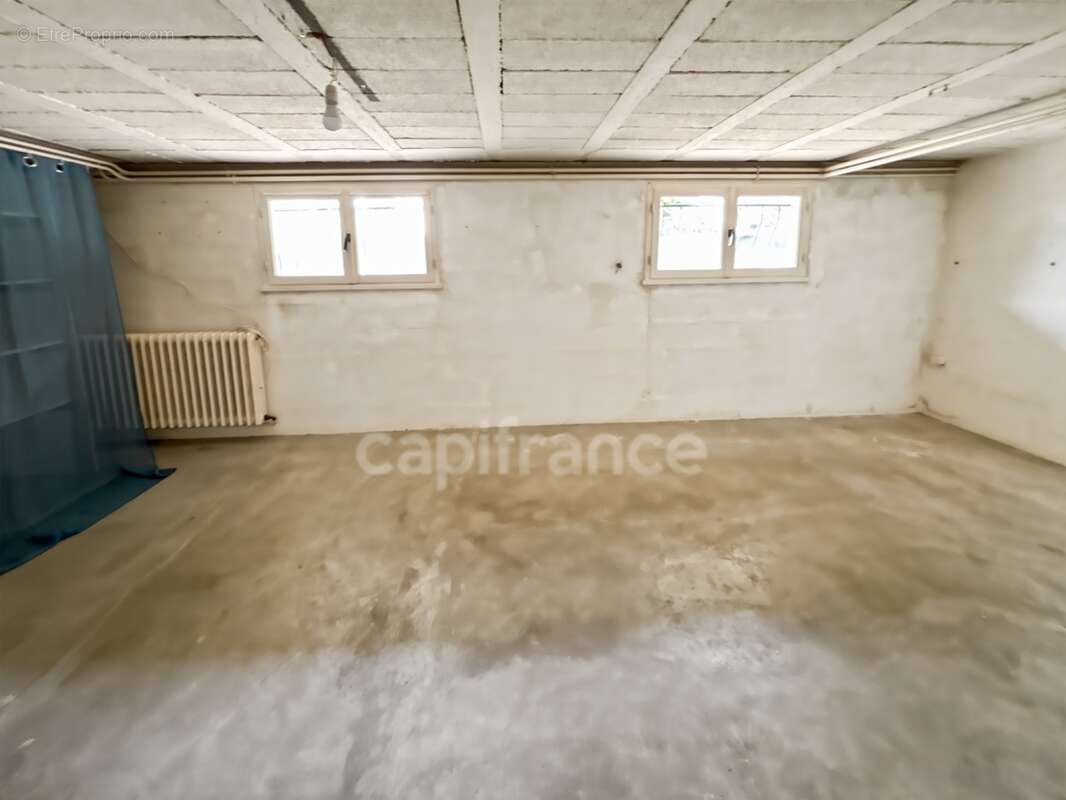 LE MANS Quartier Maillet-Bellevue Maison sur sous sol 4 chambres - photo 16