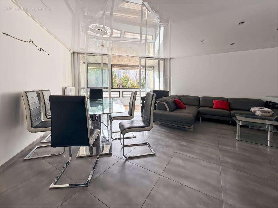 Appartement à MARSEILLE-9E