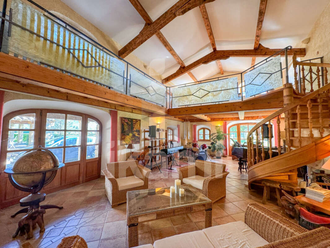 Maison à LA BEGUDE-DE-MAZENC