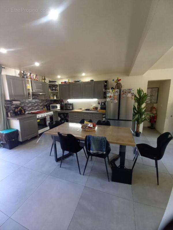 PUGET SUR ARGENS Appartement climatisé et rénové 2 terrasses 3 chambres 105 m2 - photo 4