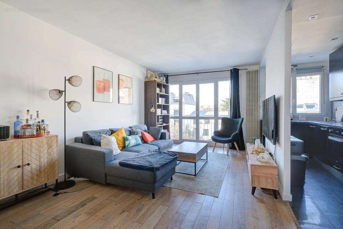 Appartement à LA GARENNE-COLOMBES