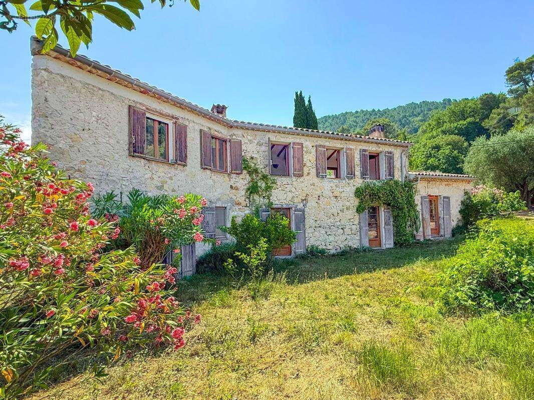 Maison à DRAP