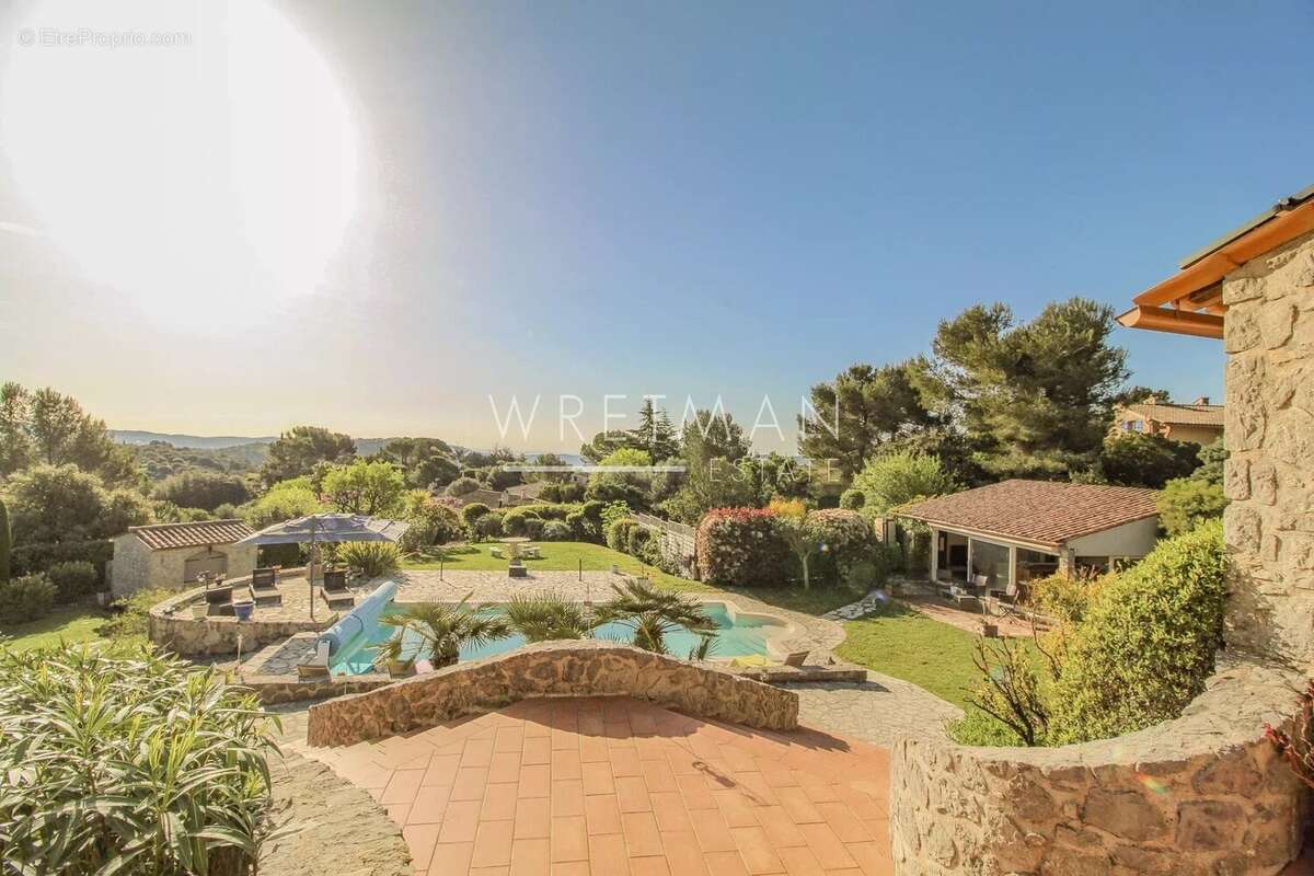 Magnifique villa familiale de 6 chambres, belle piscine et pool house, vues panoramiques à couper le souffle - Peyminade - photo 29