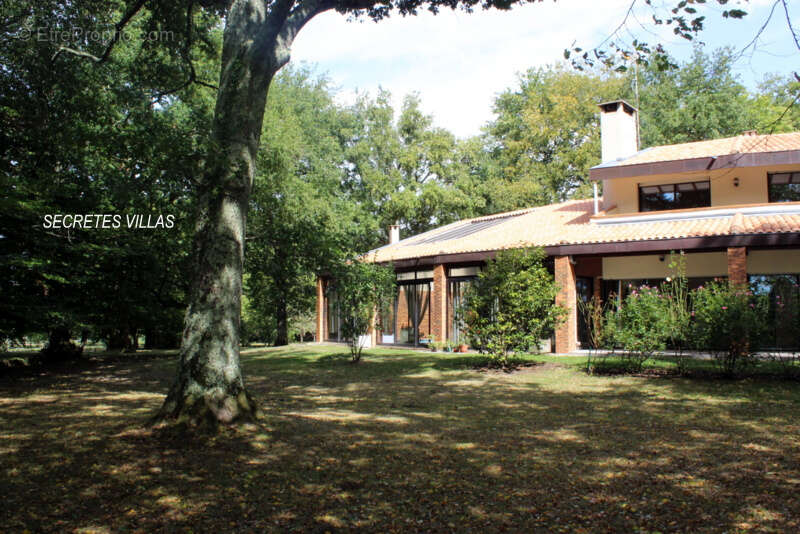 Maison à FARGUES-SAINT-HILAIRE