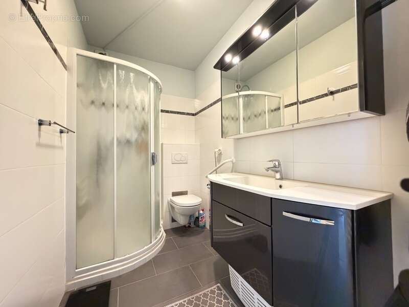 Appartement à VALLAURIS