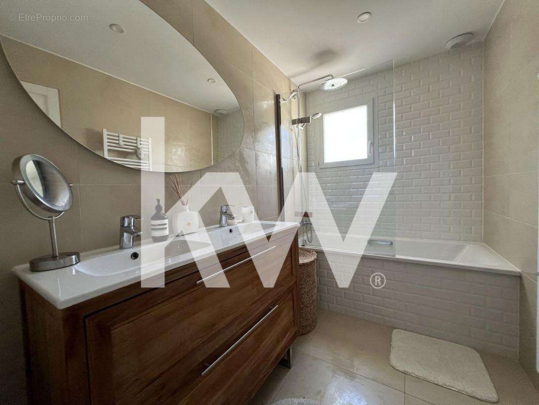 Maison à LISLE-SUR-TARN