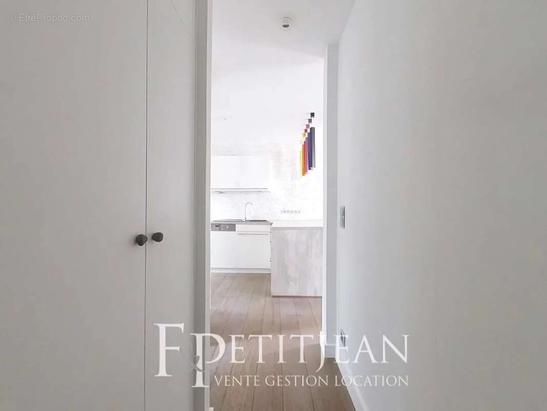 Appartement à PARIS-7E