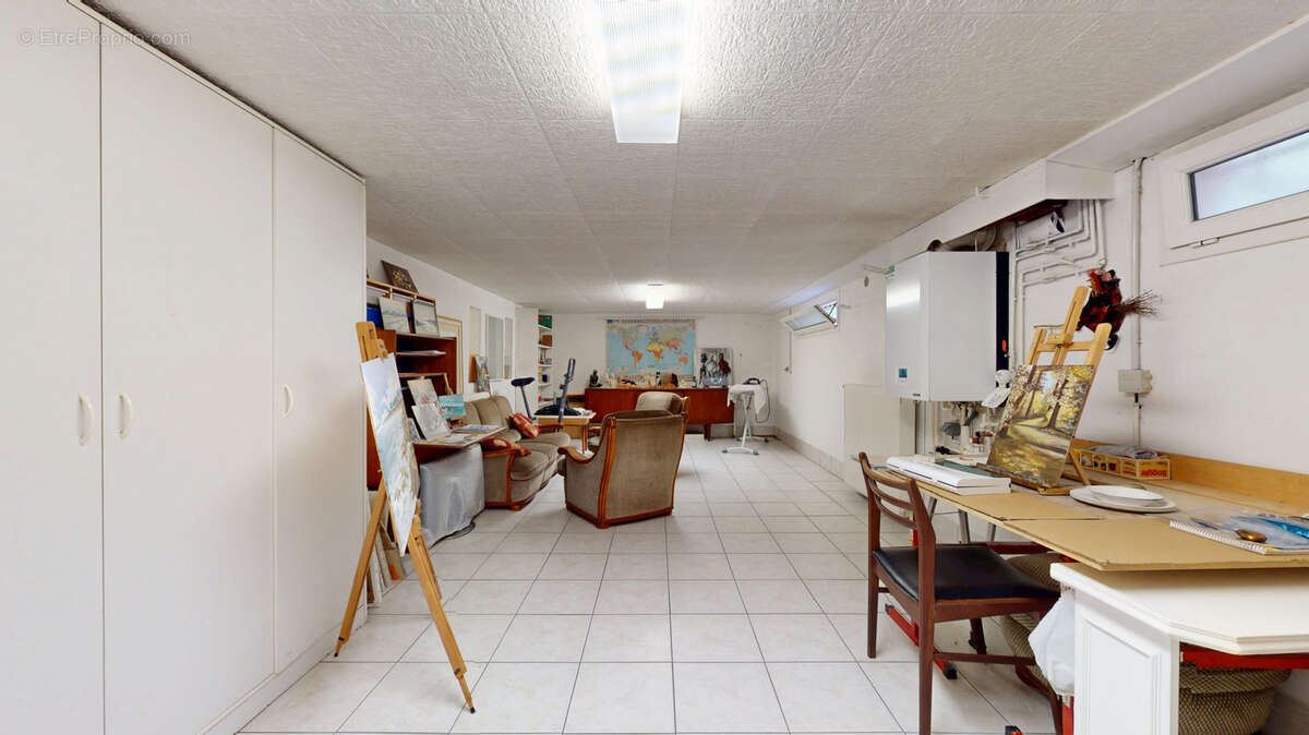 Maison à SAINTE-GENEVIEVE-DES-BOIS