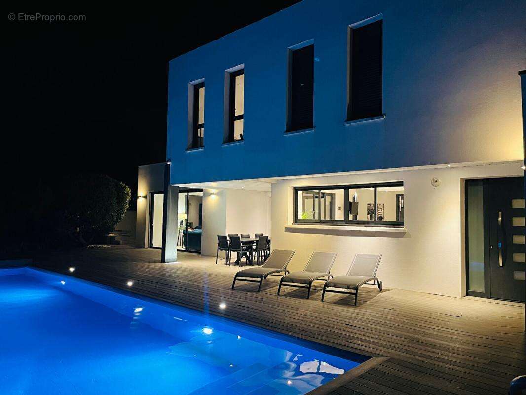 Villa contemporaine à Balma 210 m2, avec piscine et jacuzzi - photo 18