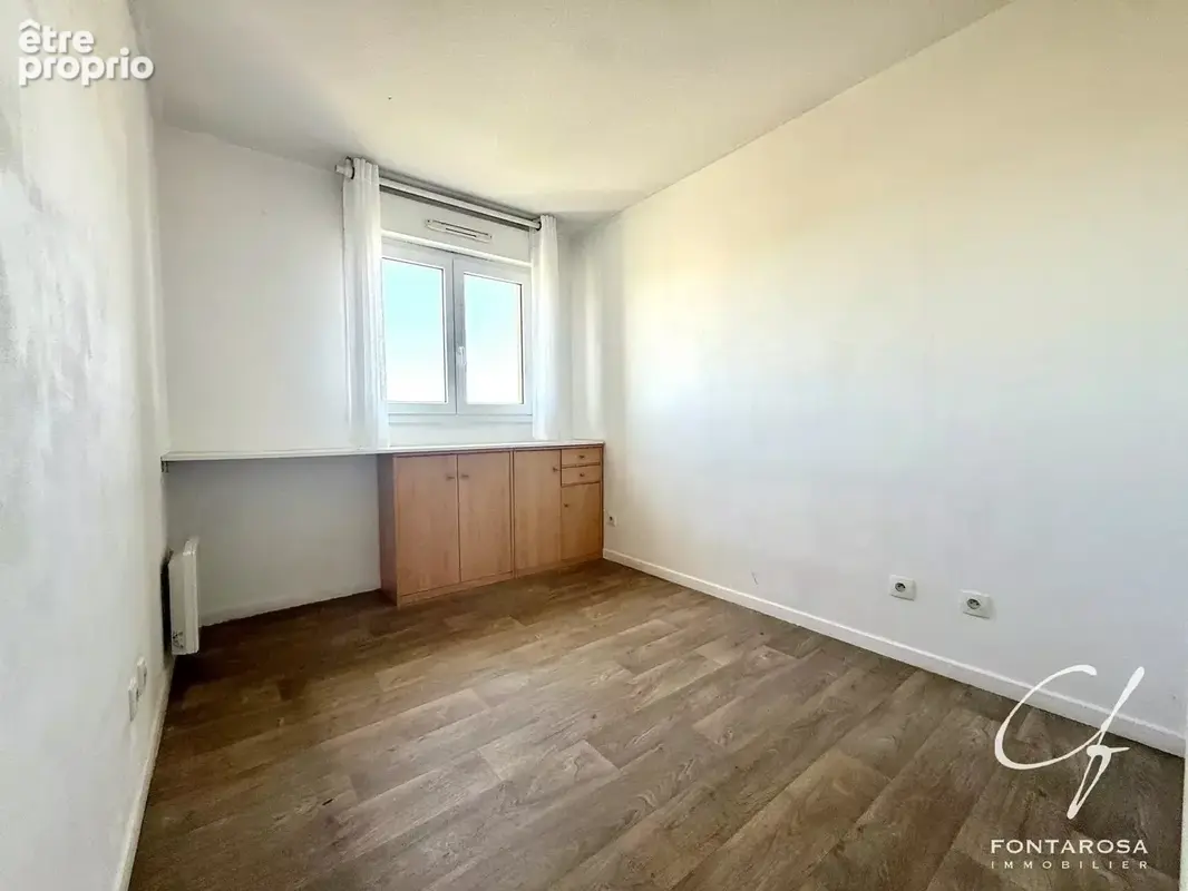 Fréjus – Secteur Hôpital - Appartement 2 pièces avec balcon, parking et cave - photo 8