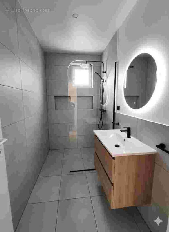 Maison à SAINTE-LUCE-SUR-LOIRE