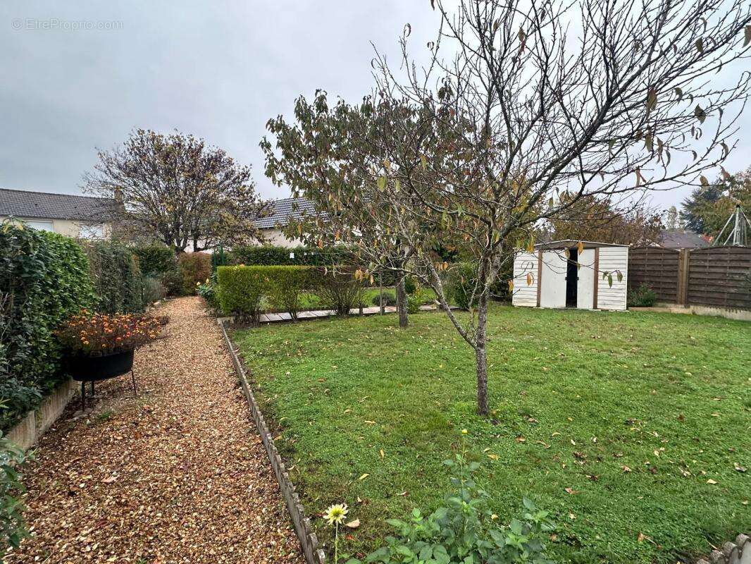 Maison à SAINT-PAVACE