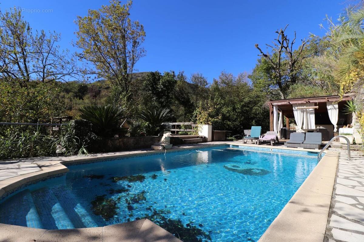 Maison à TOURRETTES-SUR-LOUP