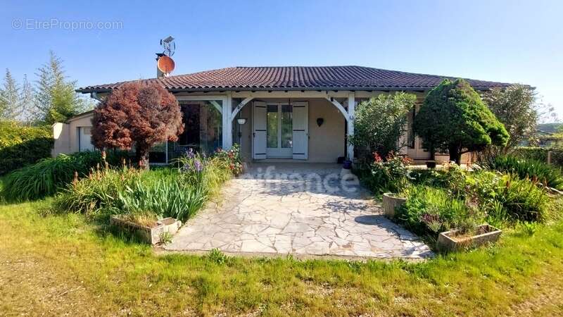 Maison 108m², 4 pièces, 3 chambres, Garage, beau jardin arboré et ensoleillé, équipement neuf, Allas-les-mines - photo 3