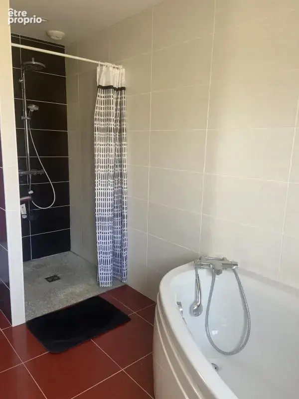 maison contemporaine alliant élégance et espace de vie - photo 12