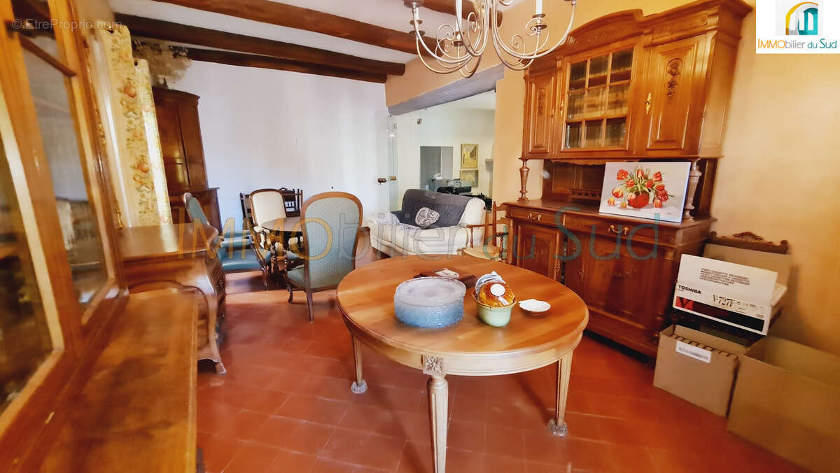 Maison à LEZAN