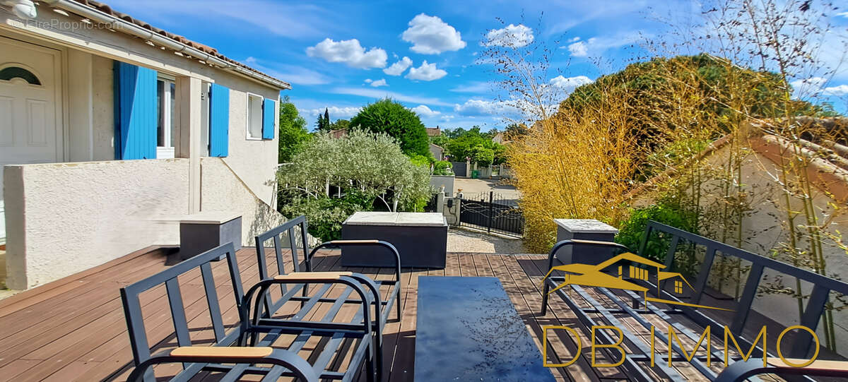 Maison à MORIERES-LES-AVIGNON