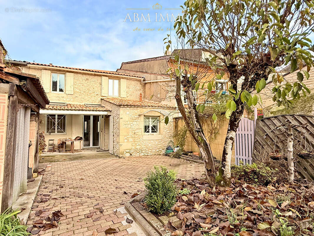 Maison à PORT-SAINTE-FOY-ET-PONCHAPT
