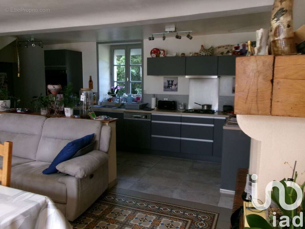 Maison 137 m² à Saonnet  - photo 8