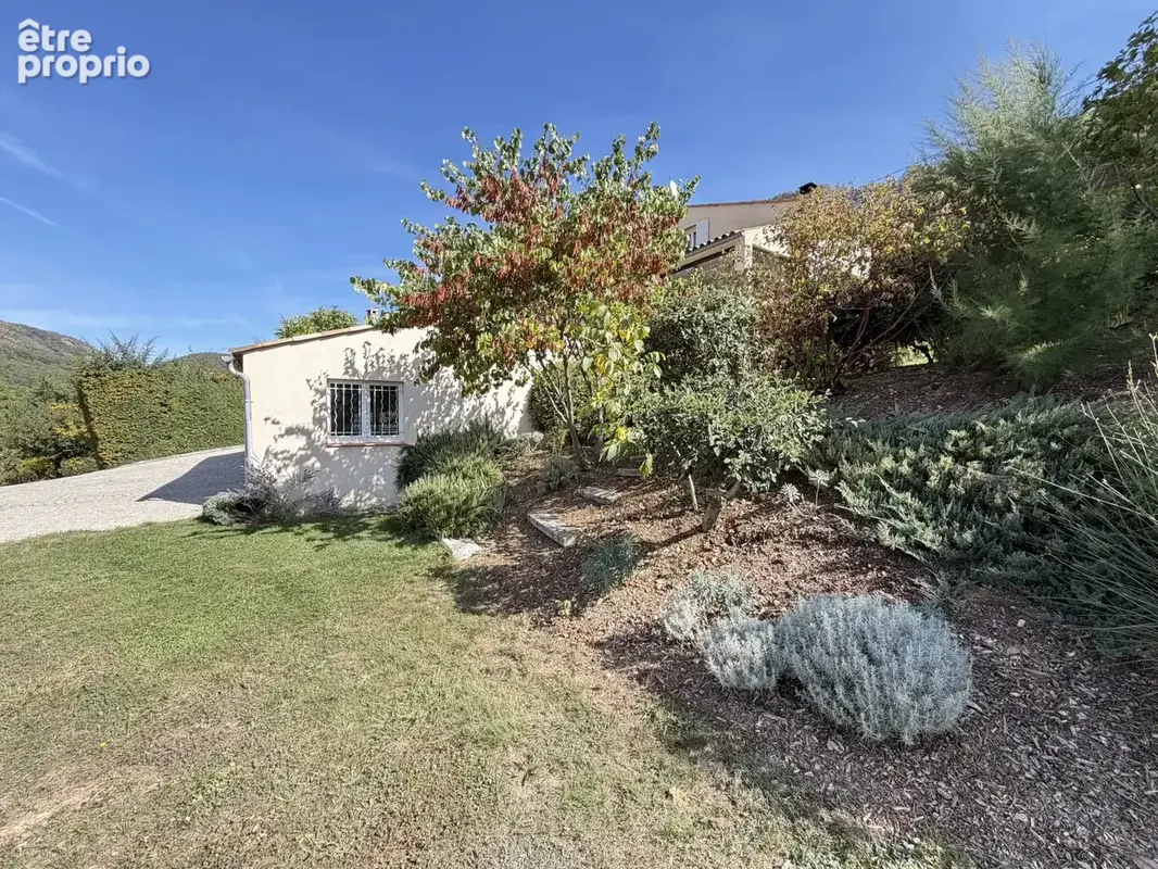 LA BASTIDE – Une propriété pleine de charme dans un écrin de verdure – 395 000 € - photo 10