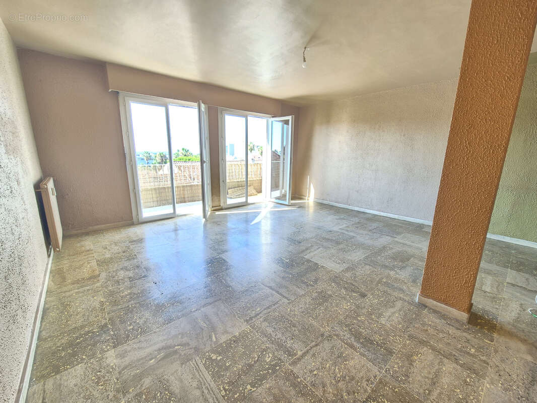 Appartement à HYERES
