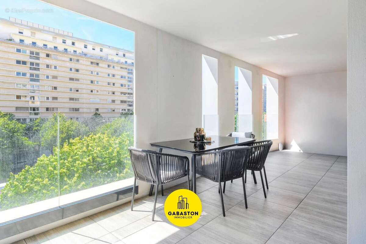 Appartement à MARSEILLE-8E