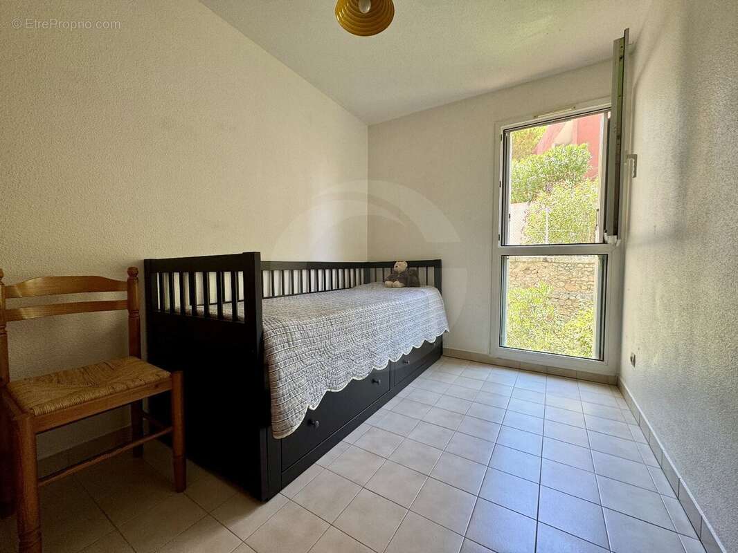 Sete quartier haut - appartement trois pieces et garage - photo 6