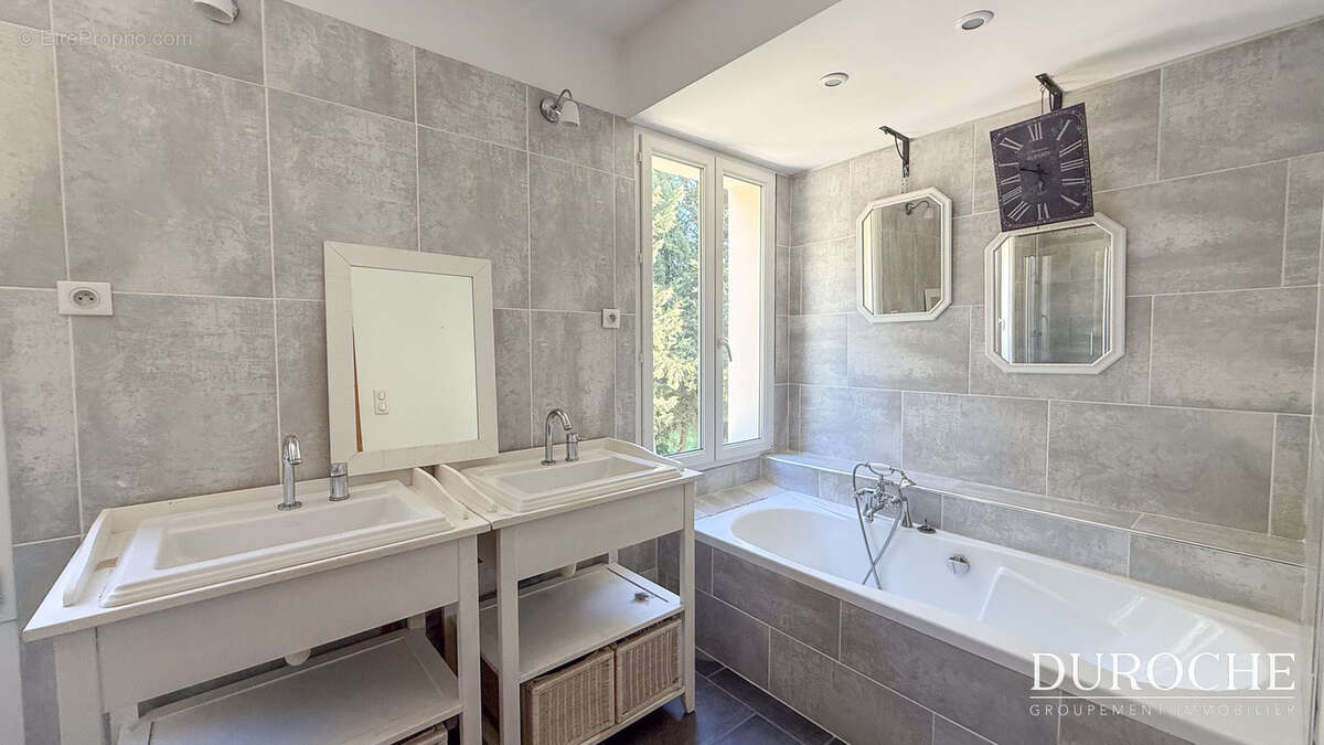 Maison à CADEROUSSE