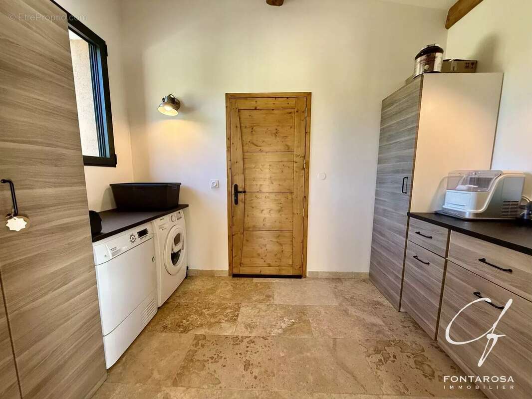 Maison à BAGNOLS-EN-FORET