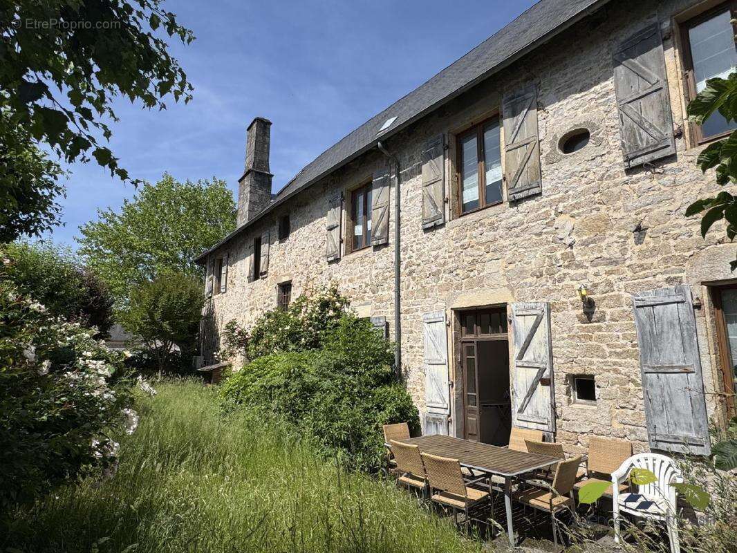 Maison à TREIGNAC