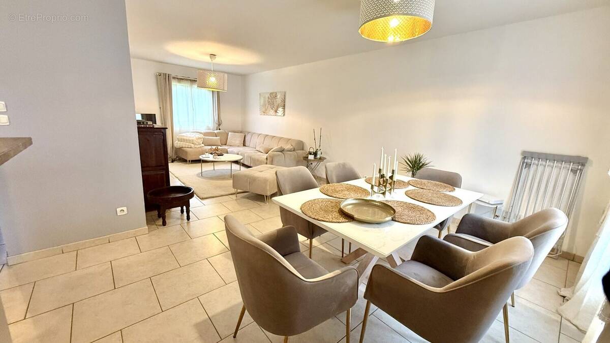 Maison à MEZIERES-SUR-SEINE