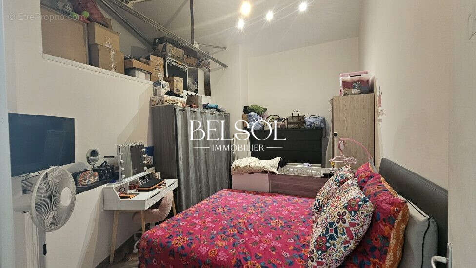 chambre spacieuse et volumineuse  - Appartement à PERPIGNAN