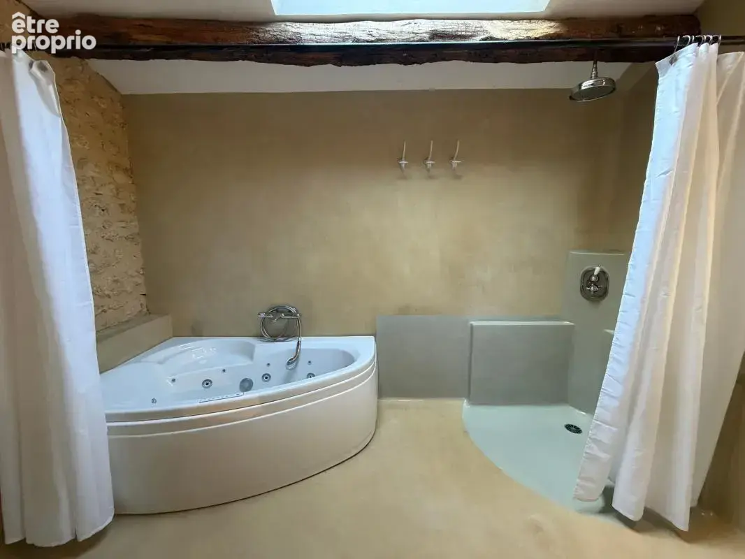 Lalinde — Ancien corps de ferme périgourdin rénové, piscine et dépendances - photo 9