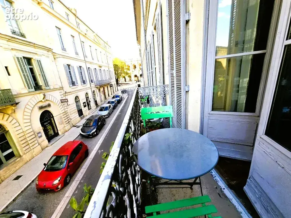 ARENES !!! Haussmannien - T7 - 195m2 - Possibilité garages. - photo 2