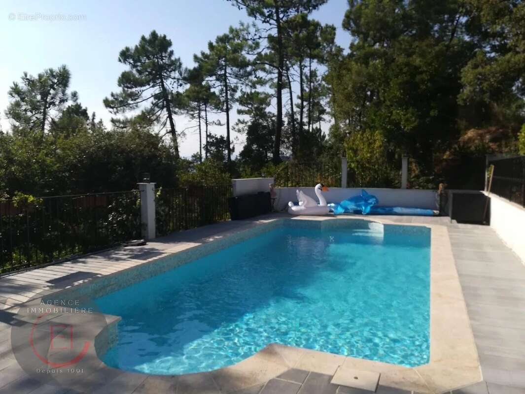 Maison à MANDELIEU-LA-NAPOULE