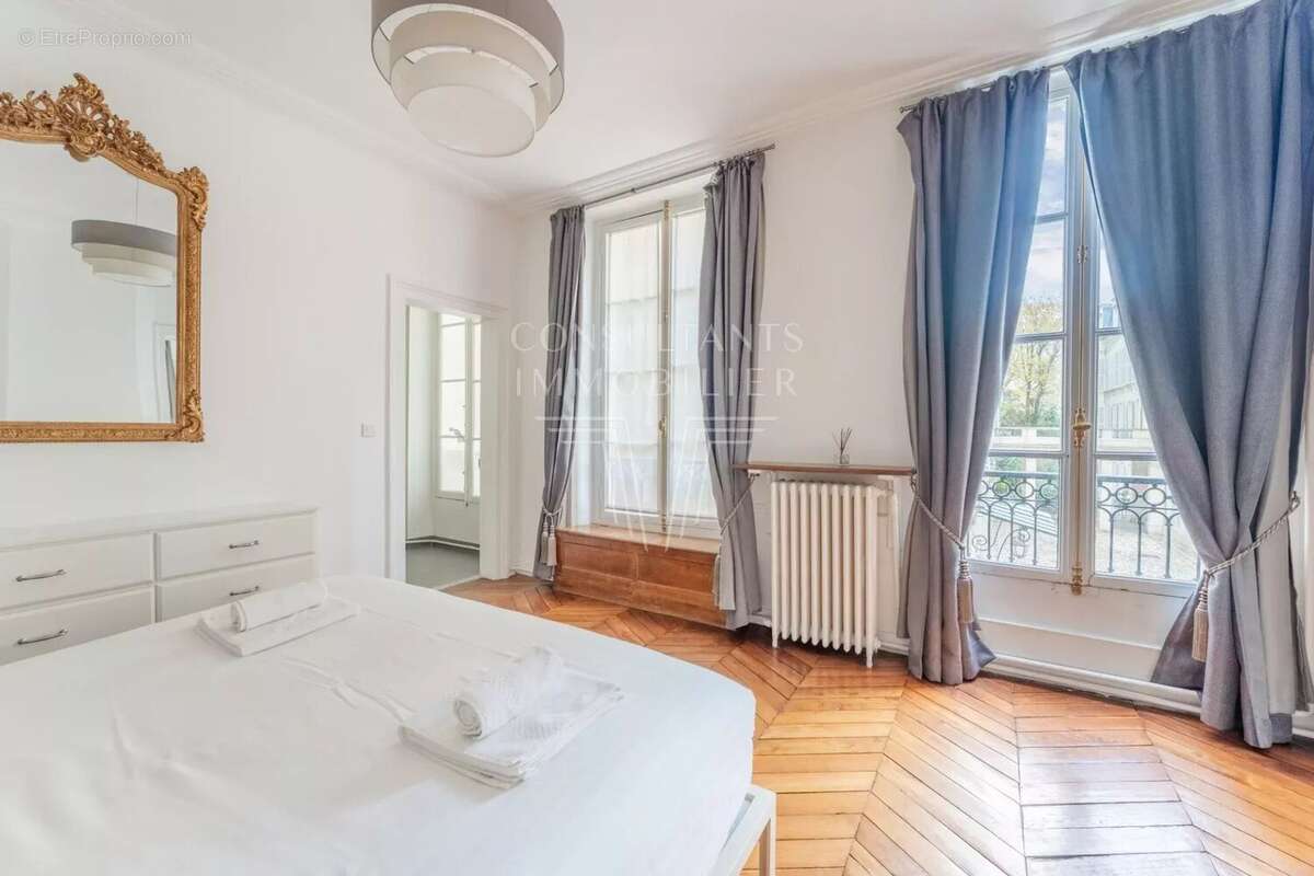 Appartement à PARIS-7E